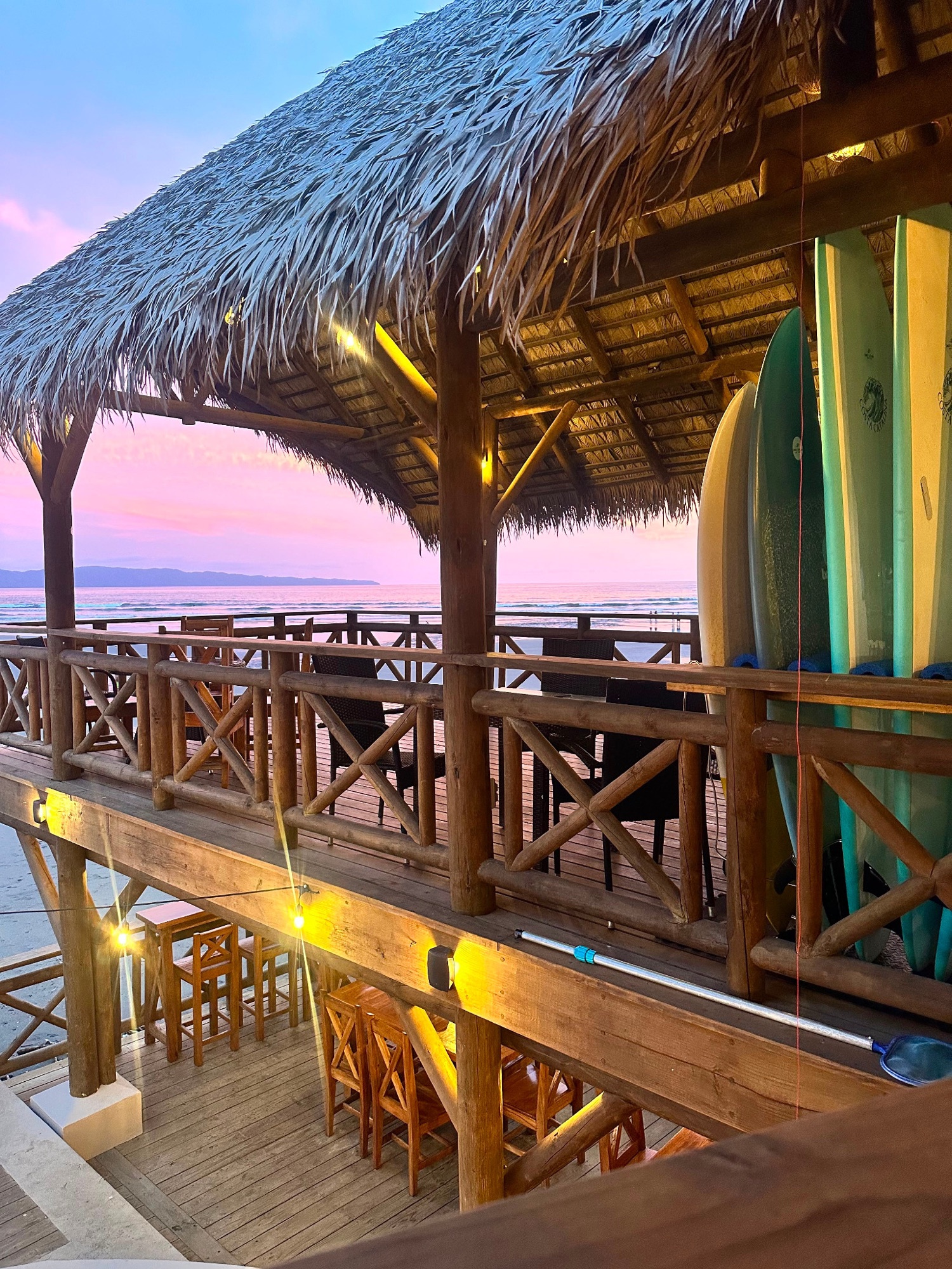 Tablas de surf en la terraza